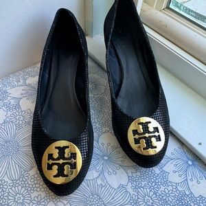 Black and Gold Flats